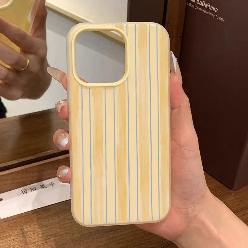 Stylowe żółte etui w paski na  – Samsung Galaxy S25 recenzja i cena